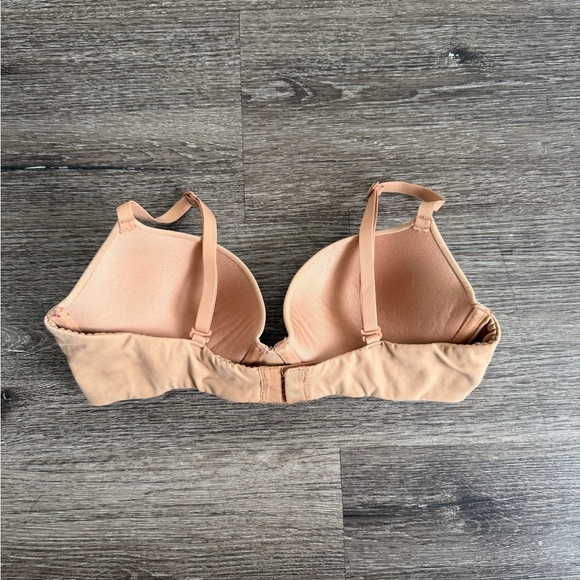 SKIMS Nude Bra - Picture 2 of 4
